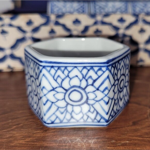 Vintage Neiman Marcus Napkin Rings (Set of 6) - Picture 2 of 7